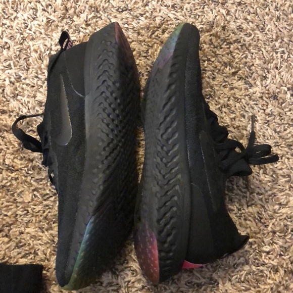 Nikes!! - Picture 5 of 6